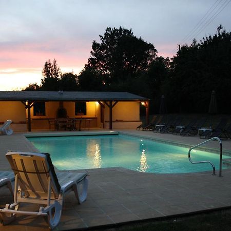 Manoir De La Basse-Cour Bed and Breakfast Asnieres-sur-Vegre Exteriör bild