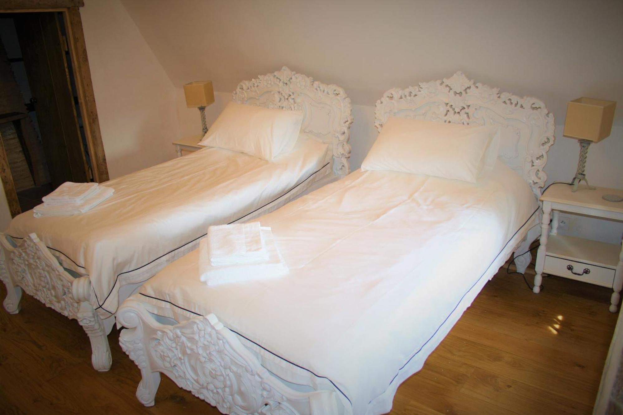 Manoir De La Basse-Cour Bed and Breakfast Asnieres-sur-Vegre Exteriör bild