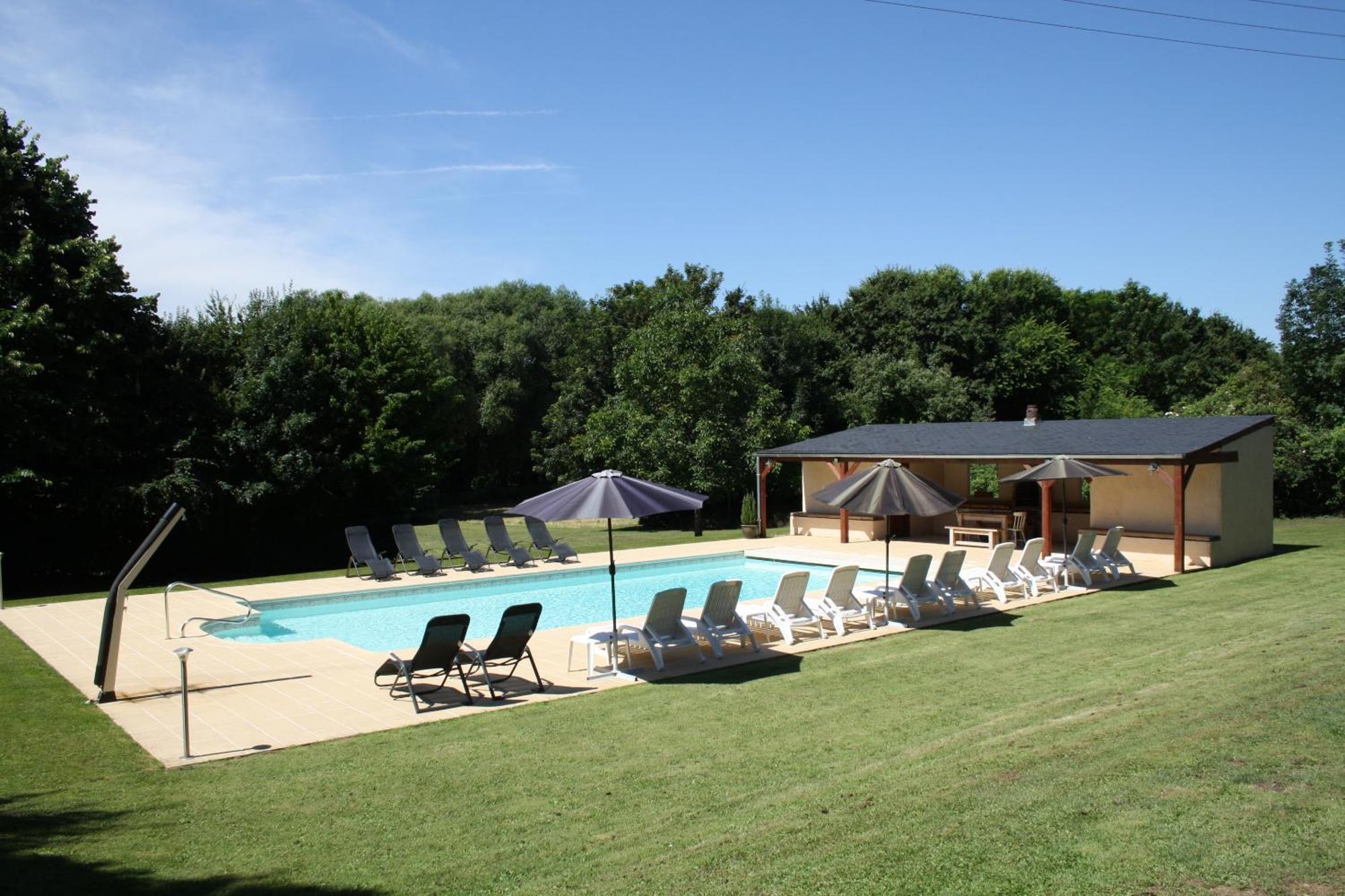 Manoir De La Basse-Cour Bed and Breakfast Asnieres-sur-Vegre Exteriör bild